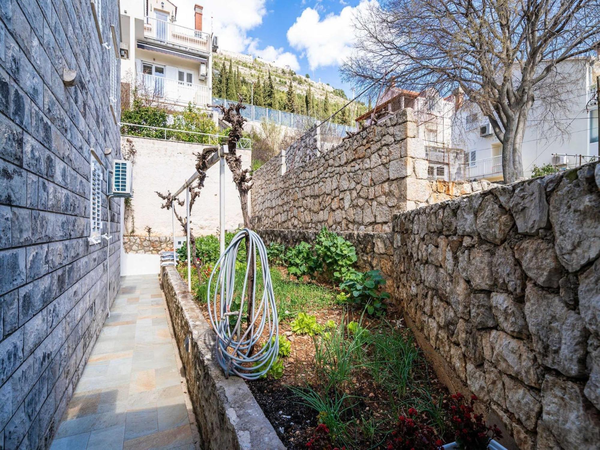 Debos - Three-bedroom With Balcony And Sea View * Dubrovnik