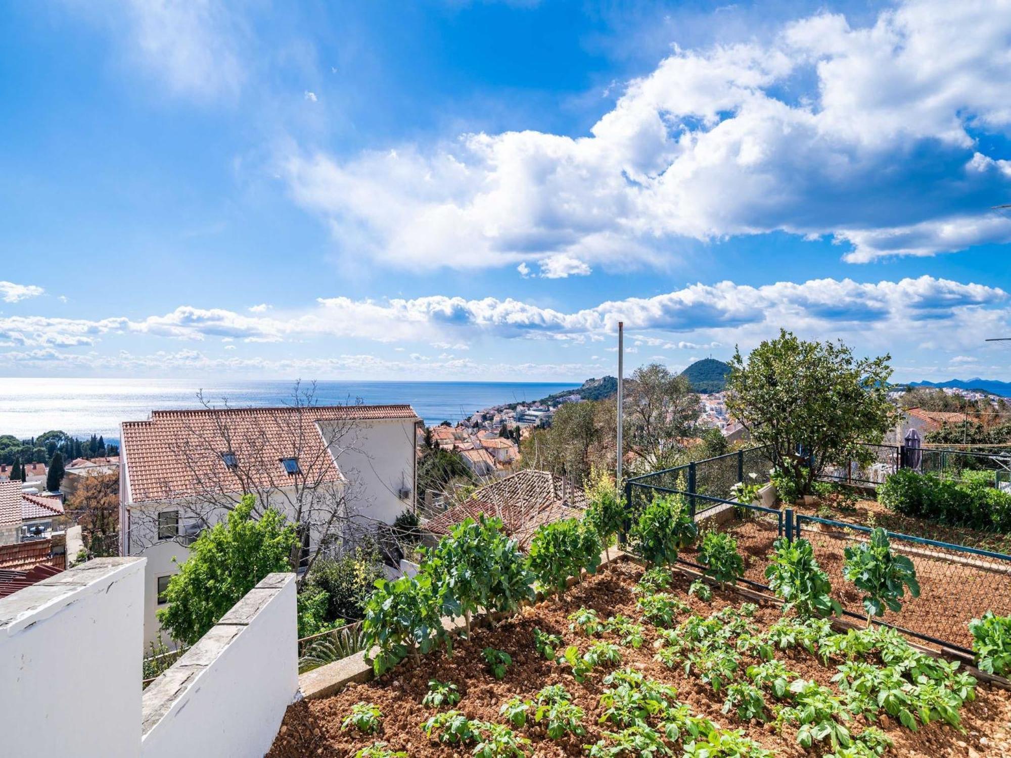 Debos - Three-bedroom With Balcony And Sea View Apartamento Dubrovnik