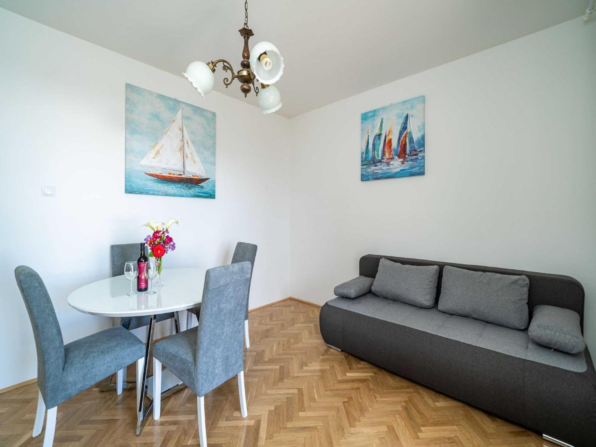 Debos - Three-bedroom With Balcony And Sea View Dubrovnik
