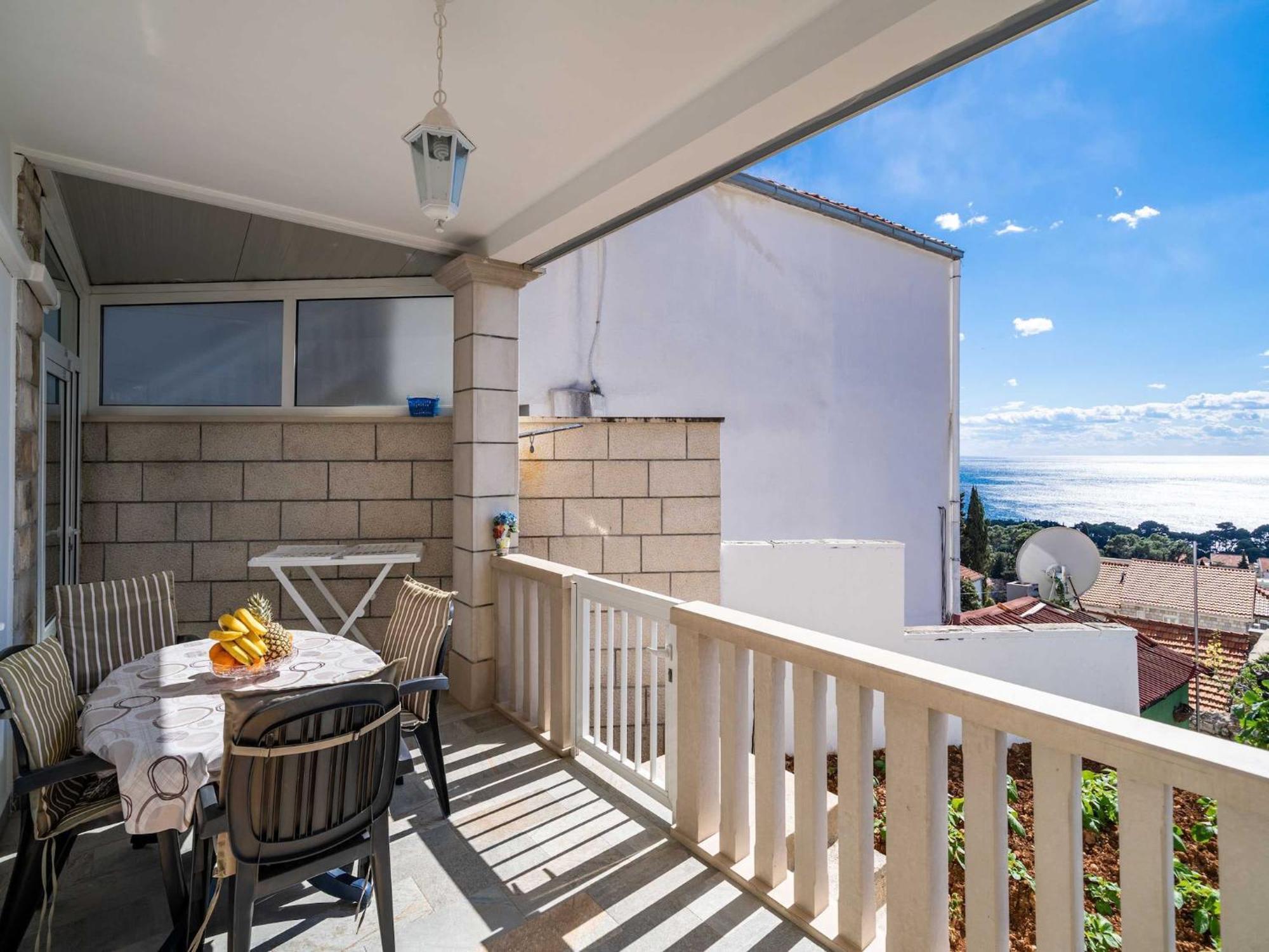 Debos - Three-bedroom With Balcony And Sea View *