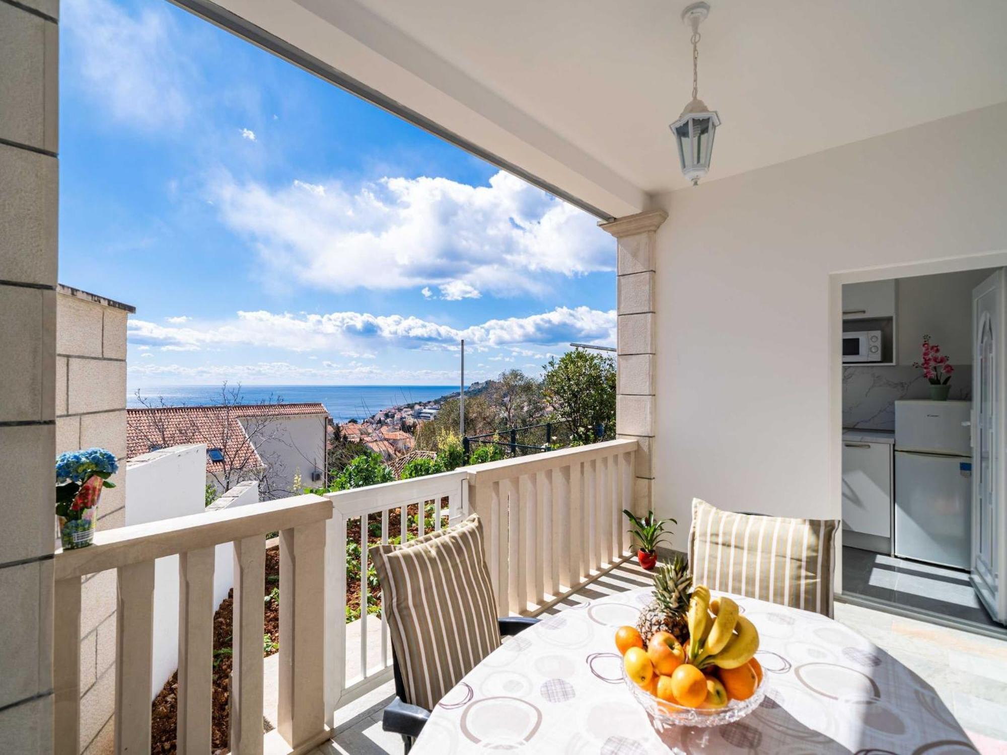 Apartment Debos - Three-bedroom With Balcony And Sea View *